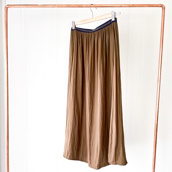 Zara Dresses & Skirts - Zara Silky Caramel Crepe Skirt